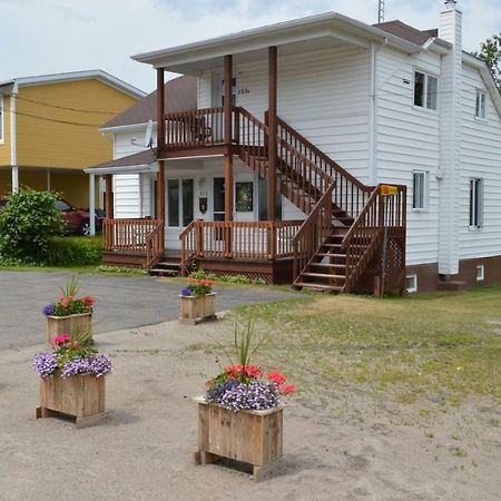 Maison L'Heritage L'Anse-Saint-Jean Exterior photo