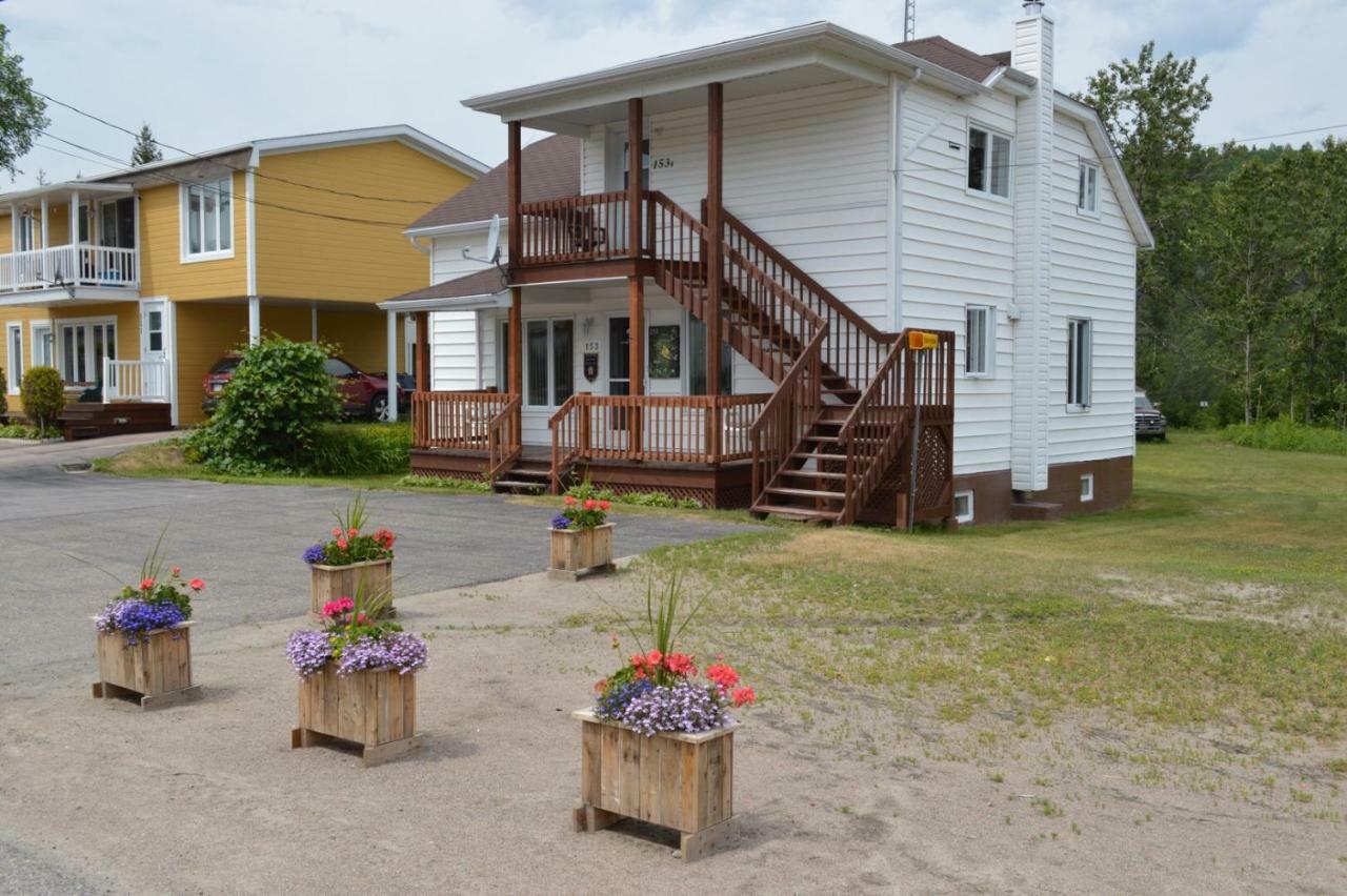 Maison L'Heritage L'Anse-Saint-Jean Exterior photo